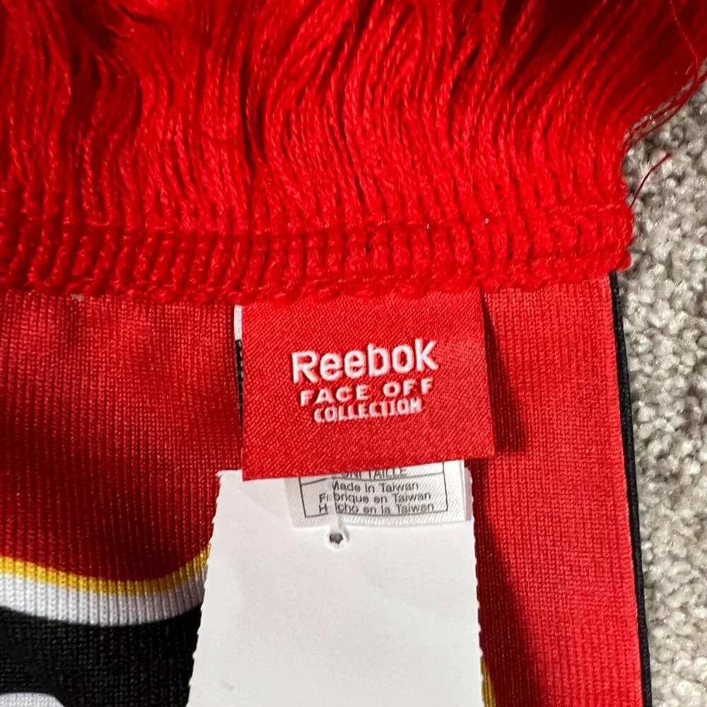 Reebok Unisex OSFA Red White Winter Fringe Calgary Flames Ice Hockey Scarf NWT‎